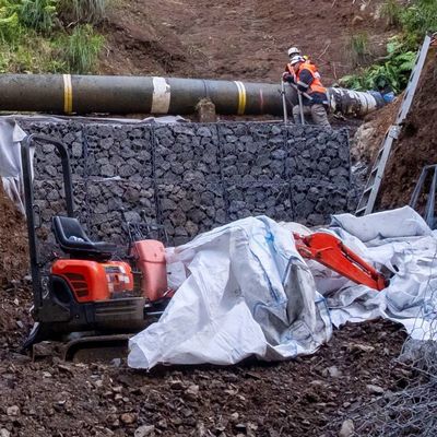 River Erosion Control Galvanized Rock Gabion Basket With 2*1*1m Made By 2.7mm Wire