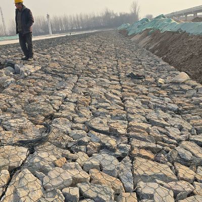 Galvanized Rock Cage Retaining Wall Nets  1*1*2M Customized Riverbank Erosion Protection